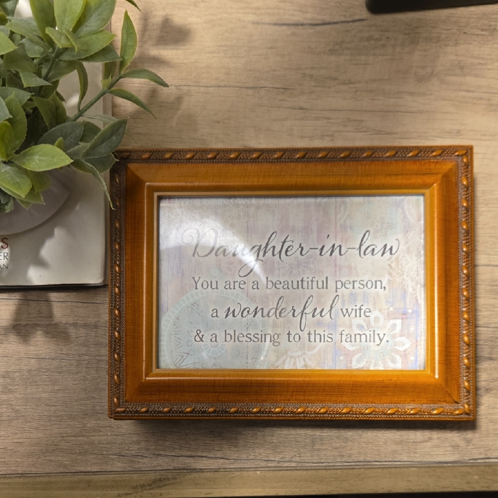 Wooden Daughter-in-Law Musical Jewelry Box